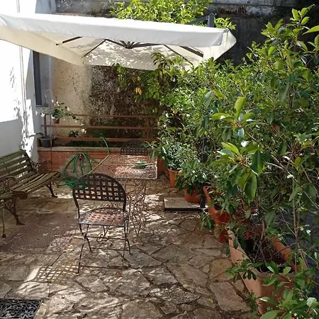 Agula Relais